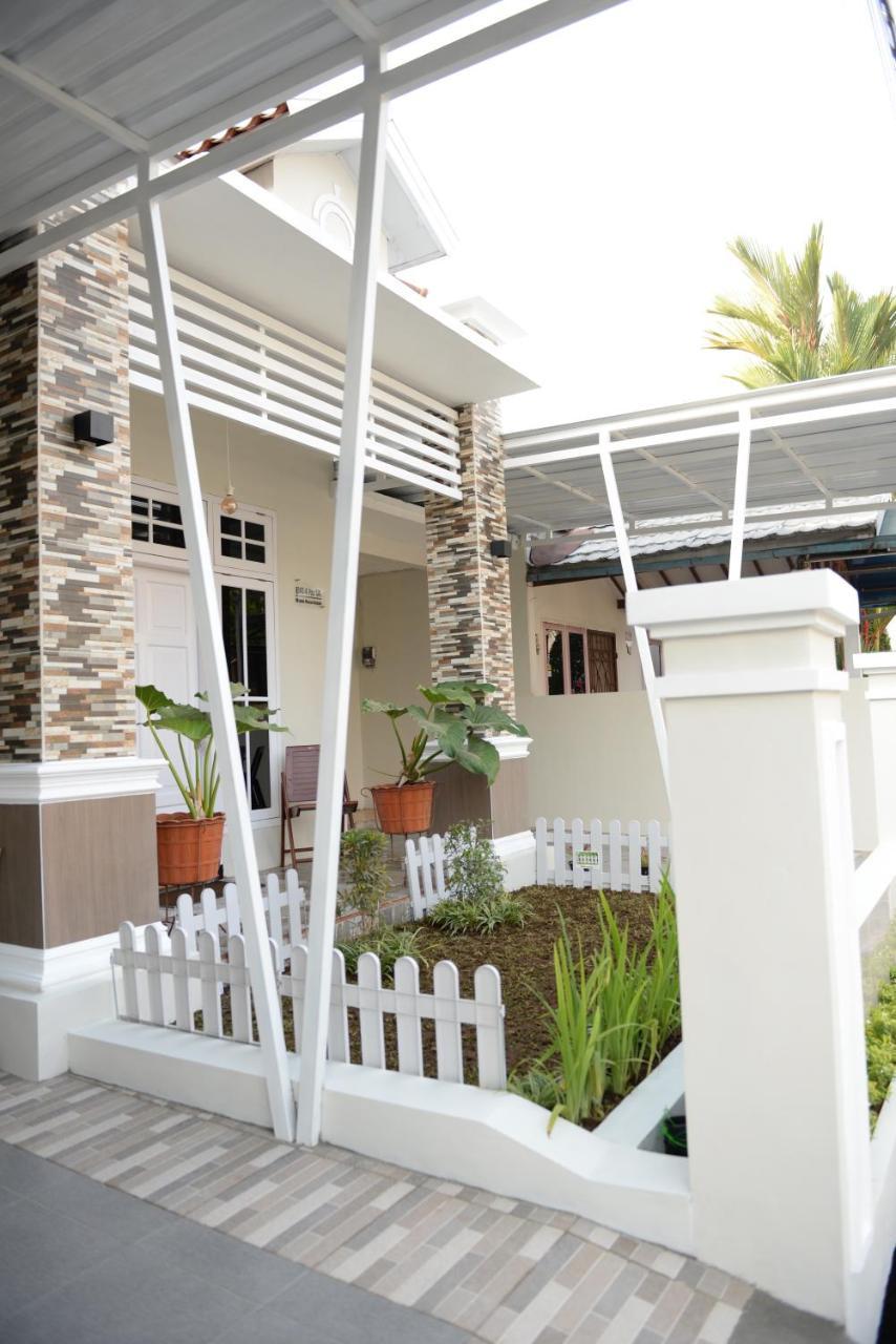 Huning House - 5 Bedrooms Purwokerto Εξωτερικό φωτογραφία